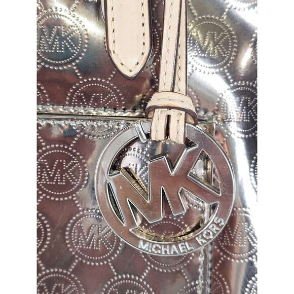 Michael Kors Women's Chrome/Tan Jet Set MK Snap Pocket Tote Size Medium 170 - Picture 13 of 16